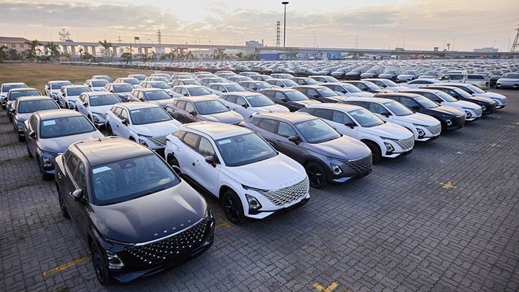 Nhập khẩu ô tô tăng vọt, Việt Nam chi 4,74 tỷ USD trong năm 2025