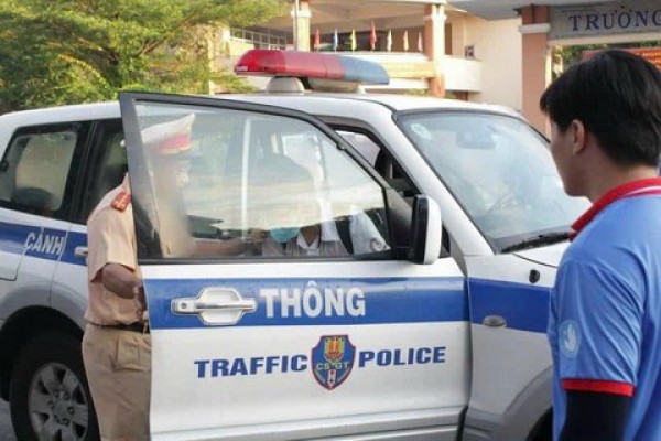 Những câu chuyện đẹp về Công an giúp thí sinh trong ngày đầu thi tốt nghiệp THPT