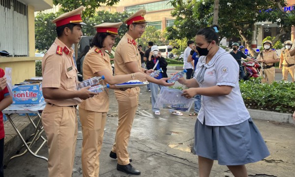 Những câu chuyện đẹp về Công an giúp thí sinh trong ngày đầu thi tốt nghiệp THPT