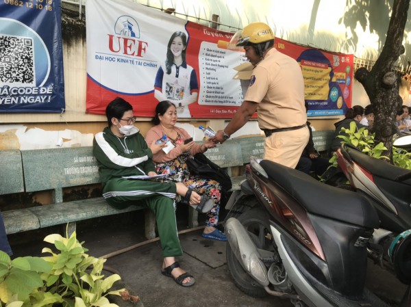 Những câu chuyện đẹp về Công an giúp thí sinh trong ngày đầu thi tốt nghiệp THPT