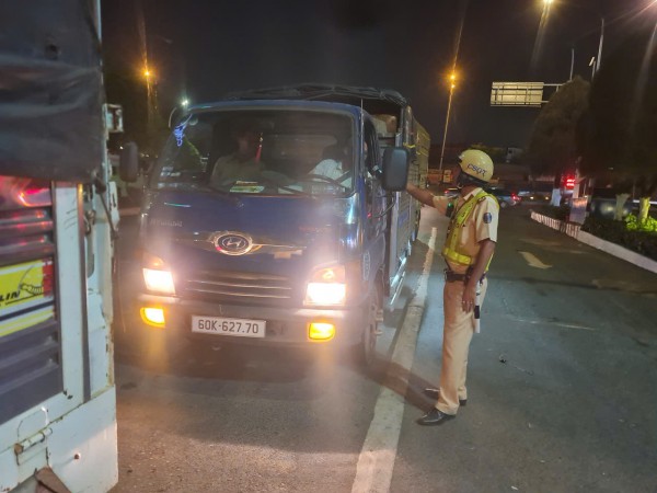 Phát hiện nhân viên bốc xếp hàng hóa trong chợ đầu mối Thủ Đức dương tính ma túy