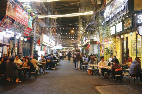 Phát triển ồ ạt phố đi bộ Hà Nội: Nơi đông đúc, chỗ đìu hiu