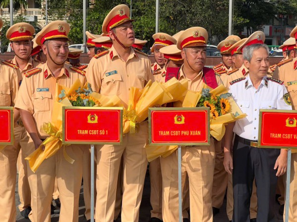 Phòng CSGT Công an TPHCM huy động tổng lực vì bình yên, an toàn trên những tuyến đường Phòng CSGT Công an TPHCM huy động tổng lực vì bình yên, an toàn trên những tuyến đường