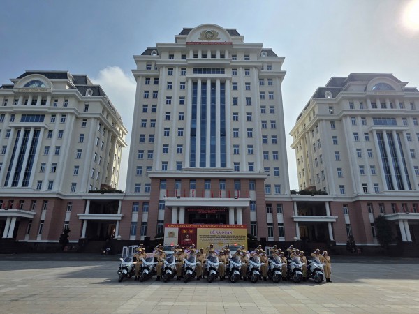 Phòng CSGT Công an TPHCM huy động tổng lực vì bình yên, an toàn trên những tuyến đường Phòng CSGT Công an TPHCM huy động tổng lực vì bình yên, an toàn trên những tuyến đường