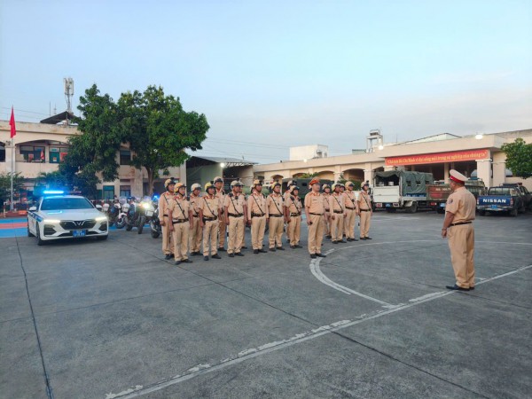 Phòng CSGT Công an TPHCM huy động tổng lực vì bình yên, an toàn trên những tuyến đường Phòng CSGT Công an TPHCM huy động tổng lực vì bình yên, an toàn trên những tuyến đường