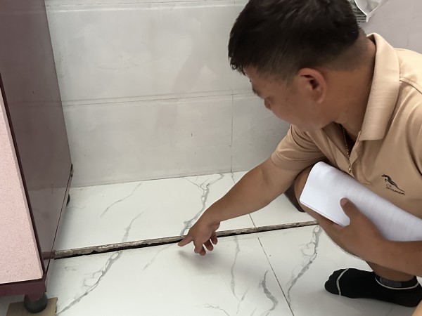 Quận 12: Nhà bị hư hỏng nặng vì… kế trạm cân
