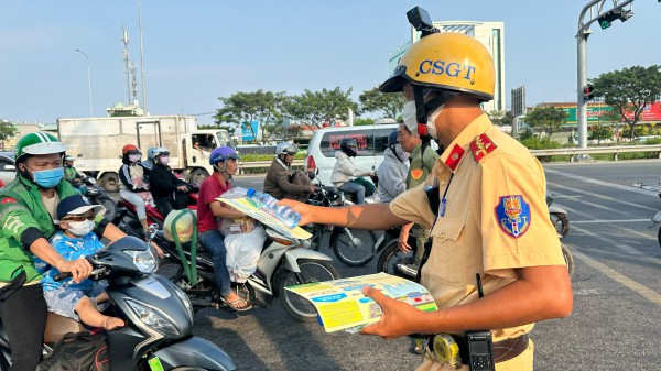 TPHCM: Giữ vững trật tự an toàn giao thông cho nhân dân đón Tết, du xuân