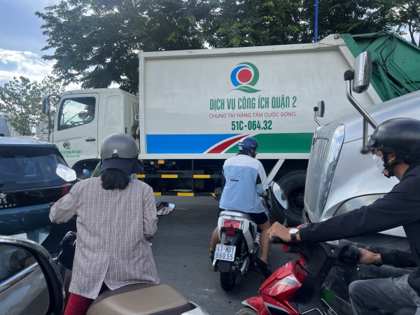 TPHCM: Kẹt xe kinh hoàng ở nút giao thông An Phú