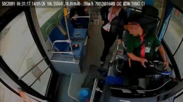 TPHCM: Tài xế xe buýt nghi bị đột quỵ khi đang lái xe, không qua khỏi TPHCM: Tài xế xe buýt nghi bị đột quỵ khi đang lái xe, không qua khỏi