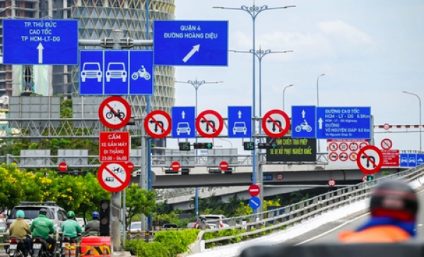 TPHCM: Tập trung xử lý bất cập về tổ chức giao thông và các điểm trông giữ xe