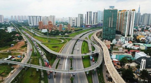 TPHCM: Tập trung xử lý bất cập về tổ chức giao thông và các điểm trông giữ xe