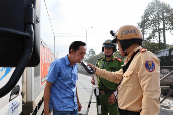 TPHCM: Tổng lực triển khai kiểm tra, xử lý tài xế dương tính với chất cấm