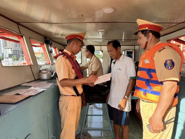 TPHCM: Triển khai cao điểm xử lý vi phạm đối với hoạt động của tàu, thuyền