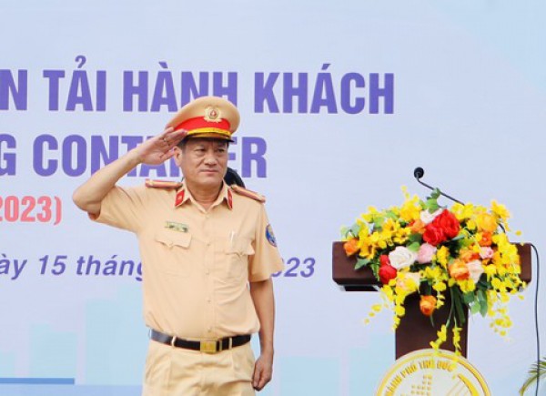 TPHCM: Đồng loạt ra quân kiểm tra ôtô kinh doanh vận tải hành khách, xe container