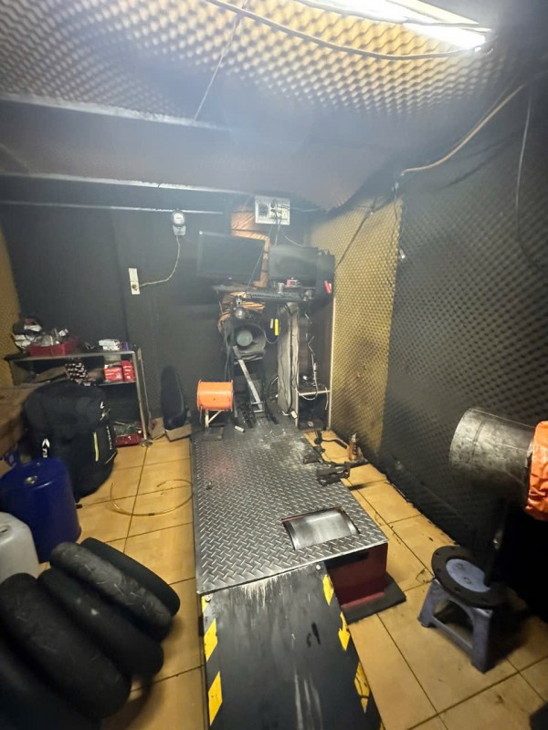 TPHCM: Đột kích lò "độ chế" xe quy mô lớn ở Dĩ An TPHCM: Đột kích lò "độ chế" xe quy mô lớn ở Dĩ An