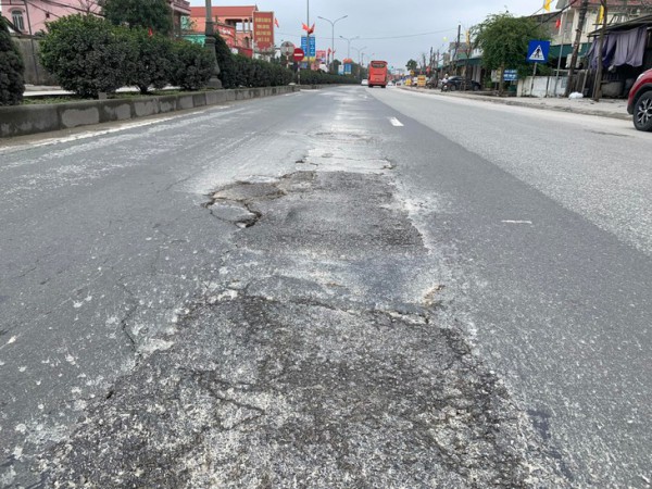 Tạm dừng thu phí BOT nếu đường hỏng mà chậm sửa chữa quốc lộ 1 đoạn qua Hà Tĩnh