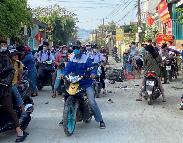 Thanh Hóa: 2 xe máy đối đầu khiến 5 người thương vong