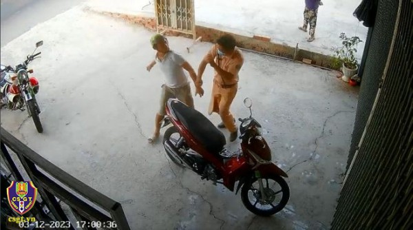 Thanh niên có tiền án, vi phạm nồng độ cồn, hành hung CSGT