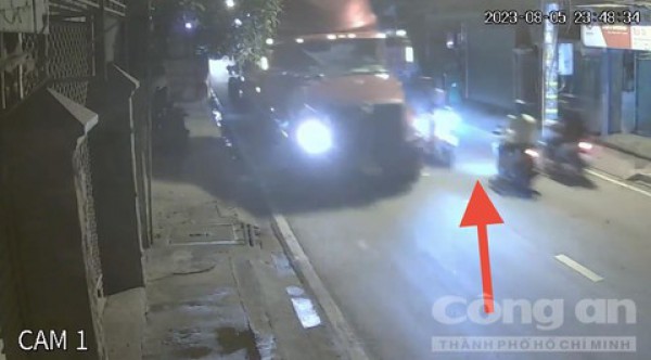 Thanh niên đi sinh nhật về xảy ra va chạm giao thông, bị xe đầu kéo cán tử vong