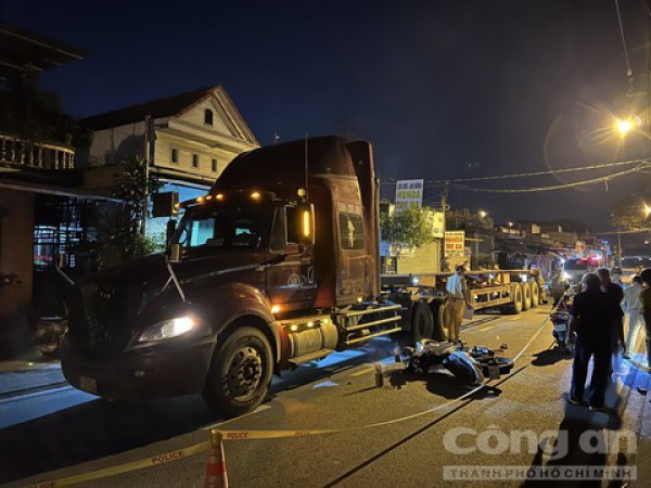 Thanh niên đi sinh nhật về xảy ra va chạm giao thông, bị xe đầu kéo cán tử vong