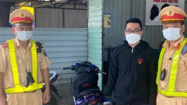 Thanh niên vi phạm giao thông, dùng thẻ ngành Công an giả để xin bỏ qua lỗi