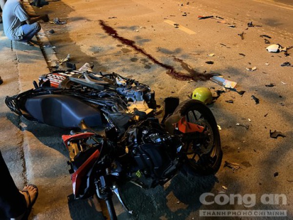 Thanh niên vi phạm nồng độ cồn, chạy xe máy lấn làn tông chết người Thanh niên vi phạm nồng độ cồn, chạy xe máy lấn làn tông chết người
