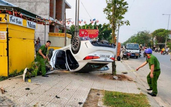 Tin tức tai nạn giao thông mới nhất, nóng nhất hôm nay 18/4/2023