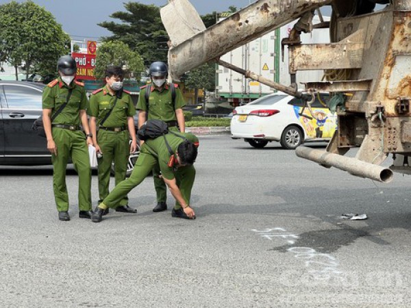 Vụ xe bồn cán 2 người tử vong: 2 nạn nhân là nữ sinh học chung trường