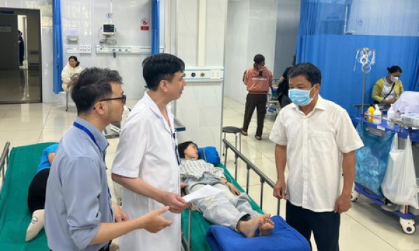 Vụ xe chở học sinh bị lật: Tình hình sức khoẻ của 20 học sinh