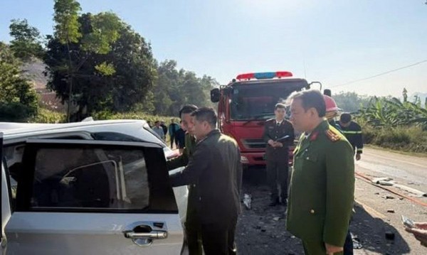 Vụ xe con tông trực diện xe đầu kéo khiến 4 người tử vong: Tạm giữ tài xế xe con