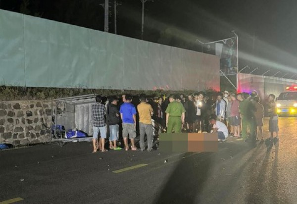 Xe máy tông xe ba gác, nam sinh lớp 10 tử vong thương tâm