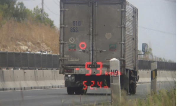 Xe tải chạy dưới tốc độ tối thiểu trên cao tốc bị phạt gần 50 triệu đồng
