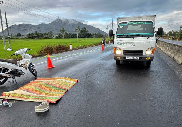Xe tải tông tử vong người đi bộ trên Quốc lộ 1