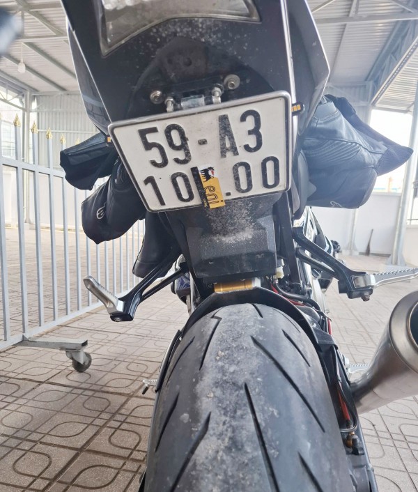 Xử phạt nhiều lỗi vi phạm đối với 16 người điều khiển xe phân khối lớn sau khi dự “đại hội mô tô” Xử phạt nhiều lỗi vi phạm đối với 16 người điều khiển xe phân khối lớn sau khi dự “đại hội mô tô”