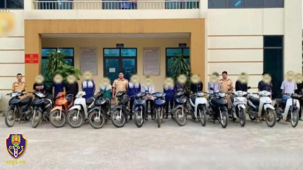 Yên Bái: CSGT xử lý 11 thanh, thiếu niên lạng lách, đánh võng gây mất ATGT