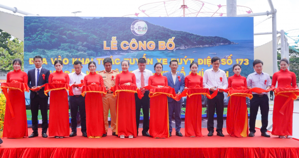 Đặc khu Côn Đảo chính thức đưa vào khai thác dòng xe buýt thuần điện, bảo vệ môi trường