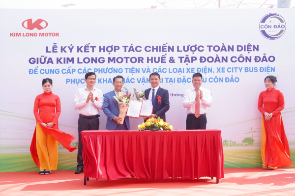 Đặc khu Côn Đảo chính thức đưa vào khai thác dòng xe buýt thuần điện, bảo vệ môi trường