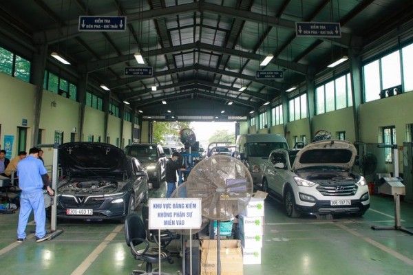 Đề xuất thu thêm phí với xe được miễn đăng kiểm