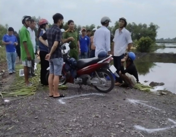 Điều tra vụ người đàn ông tử vong nằm giữa đường khi đi đám giỗ về