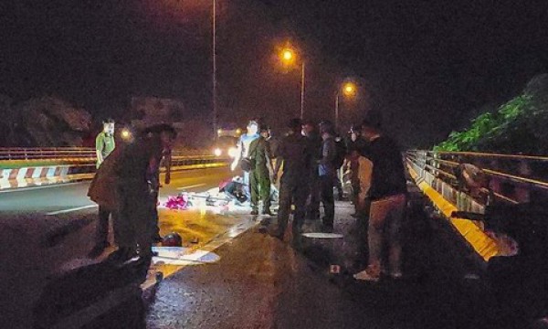 Điều tra vụ tai nạn giao thông trên cầu vượt khiến 3 người tử vong