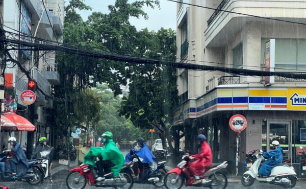 Bắt đầu đợt mưa lớn kéo dài tại Nam Bộ và TP.HCM