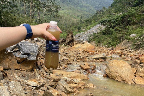 'Bức tử' dòng suối huyết mạch ở Hà Giang