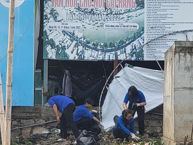 Cần Thơ : Lễ ra quân vệ sinh môi trường chợ nổi Cái Răng.
