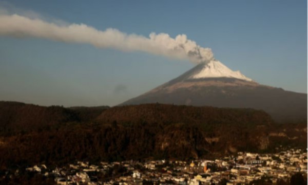 Mexico cảnh báo nguy cơ từ núi lửa Popocatépetl phun trào