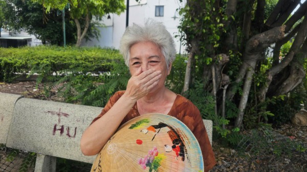 Người dân 'ngộp thở' vì mùi hôi từ công ty thức ăn gia súc Người dân 'ngộp thở' vì mùi hôi từ công ty thức ăn gia súc