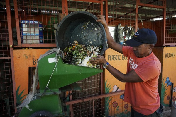 Người thu gom rác thực phẩm giúp chống biến đổi khí hậu