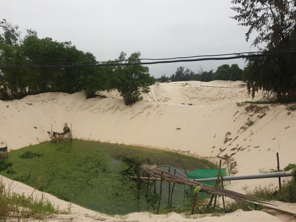 Nuôi cá lóc trên cát, xả thẳng nước thải không qua xử lý ra môi trường