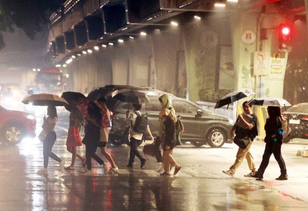 Philippines hứng chịu mưa lớn do ảnh hưởng của bão Mawar