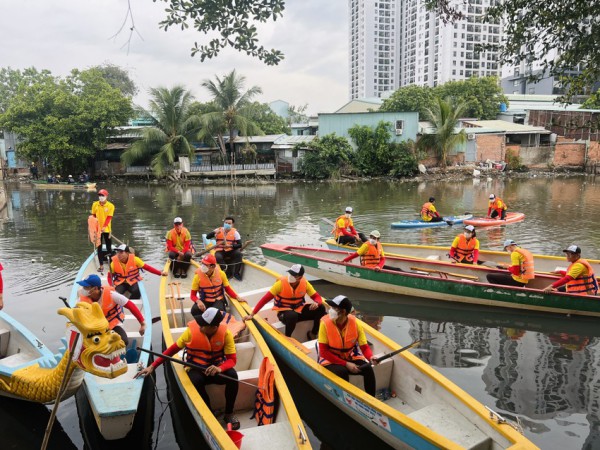 Quận 7 (TP.Hồ Chí Minh): Ra quân tổng vệ sinh môi trường