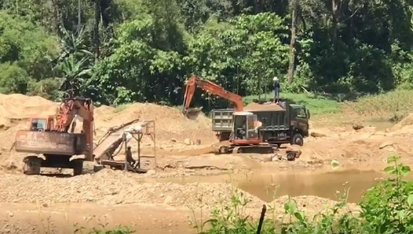 Quảng Nam: Sẽ đề nghị rút giấy phép nếu mỏ cát sai phạm không khắc phục